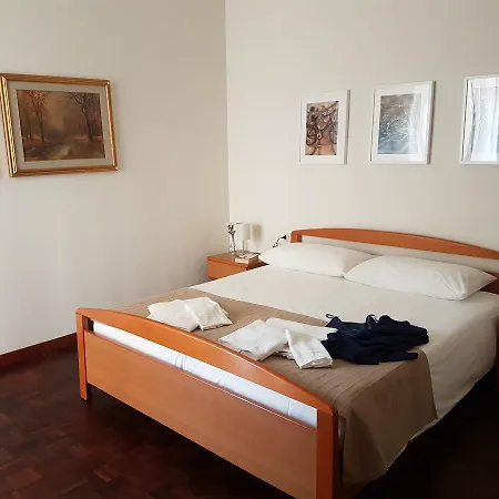 Apartment Ai Pini Con Posto Auto